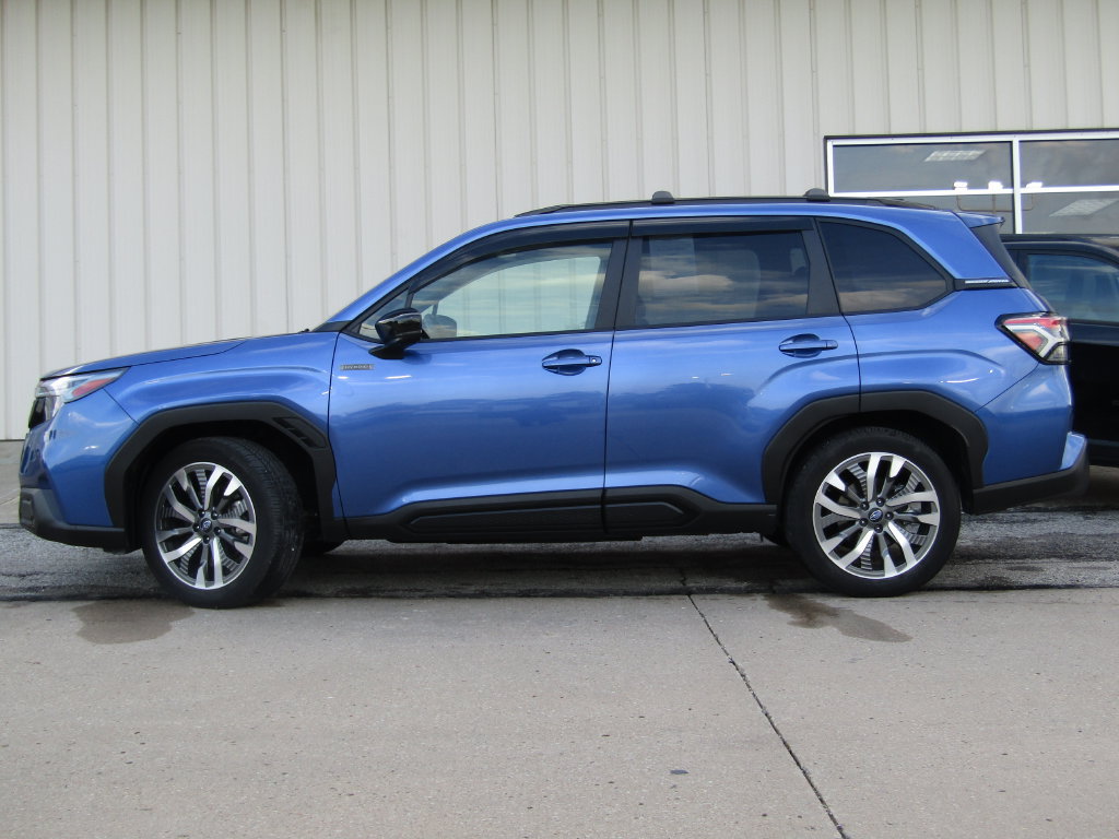 Used 2025 Subaru Forester Touring AWD/4WD image 11