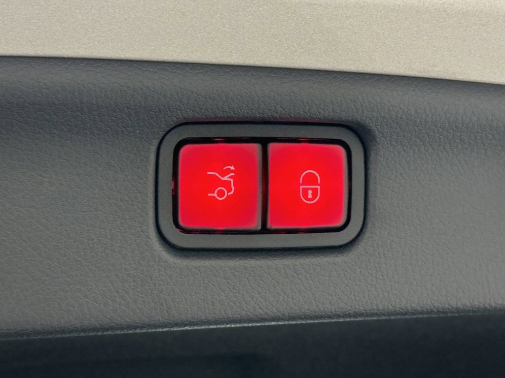 Certified 2022 Mercedes-Benz C 300 Sedan image 21