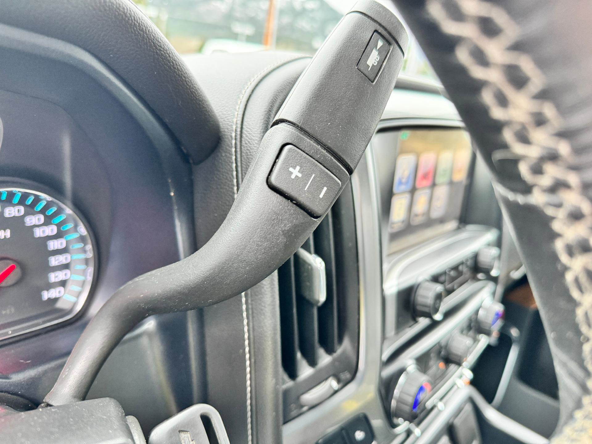 Used 2015 Chevrolet Silverado 2500 LTZ w/ LTZ Plus Package image 28