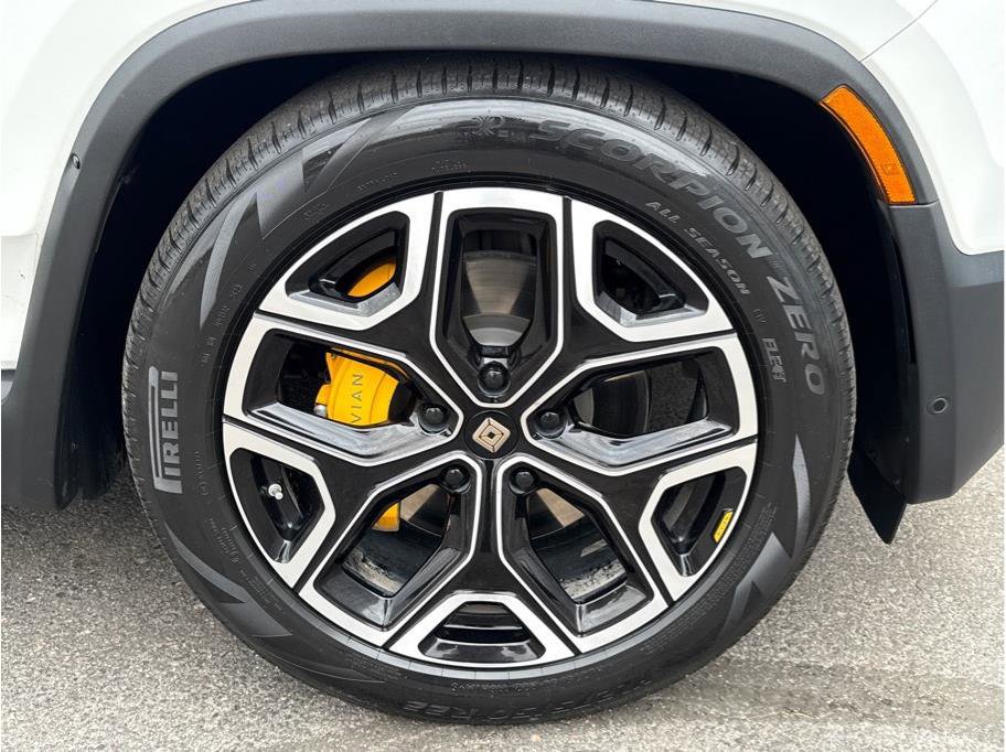 Used 2022 Rivian R1T Launch Edition image 25