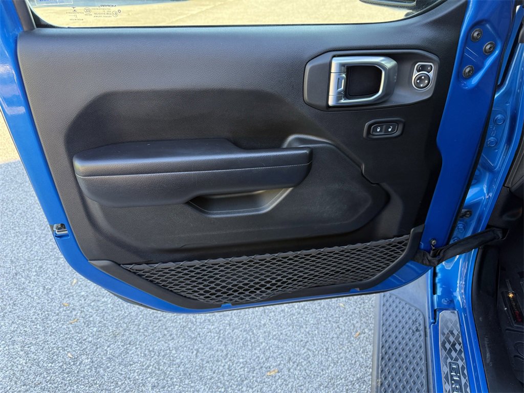 Used 2021 Jeep Gladiator Sport image 17