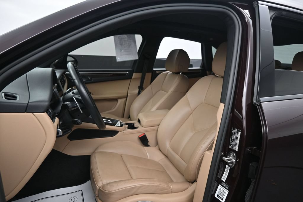 Used 2023 Porsche Macan S AWD/4WD image 35