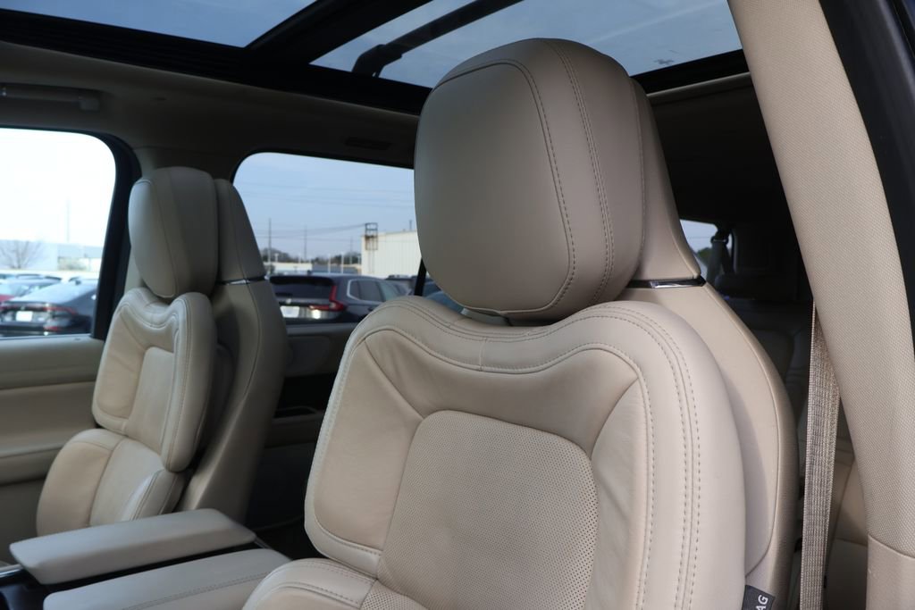 Used 2021 Lincoln Navigator L Reserve w/ Luxury Package image 38