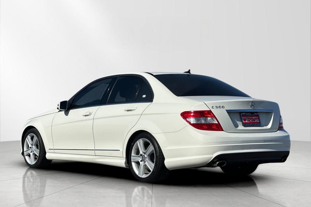 Used 2011 Mercedes-Benz C 300 Sedan image 4