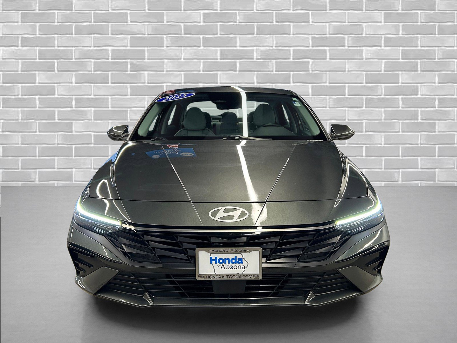 Used 2025 Hyundai Elantra Limited image 8