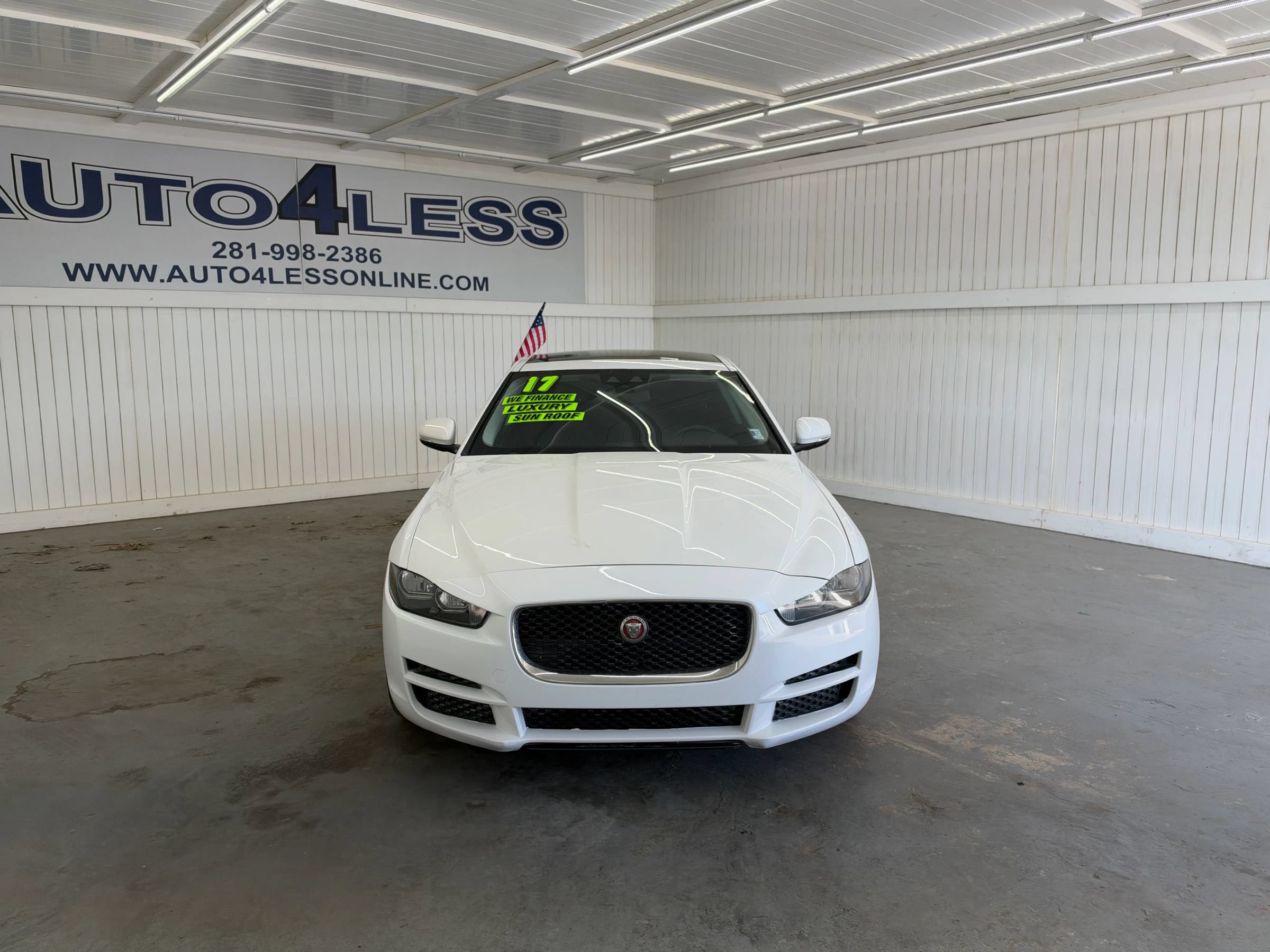 Used 2017 Jaguar XE Premium RWD image 2