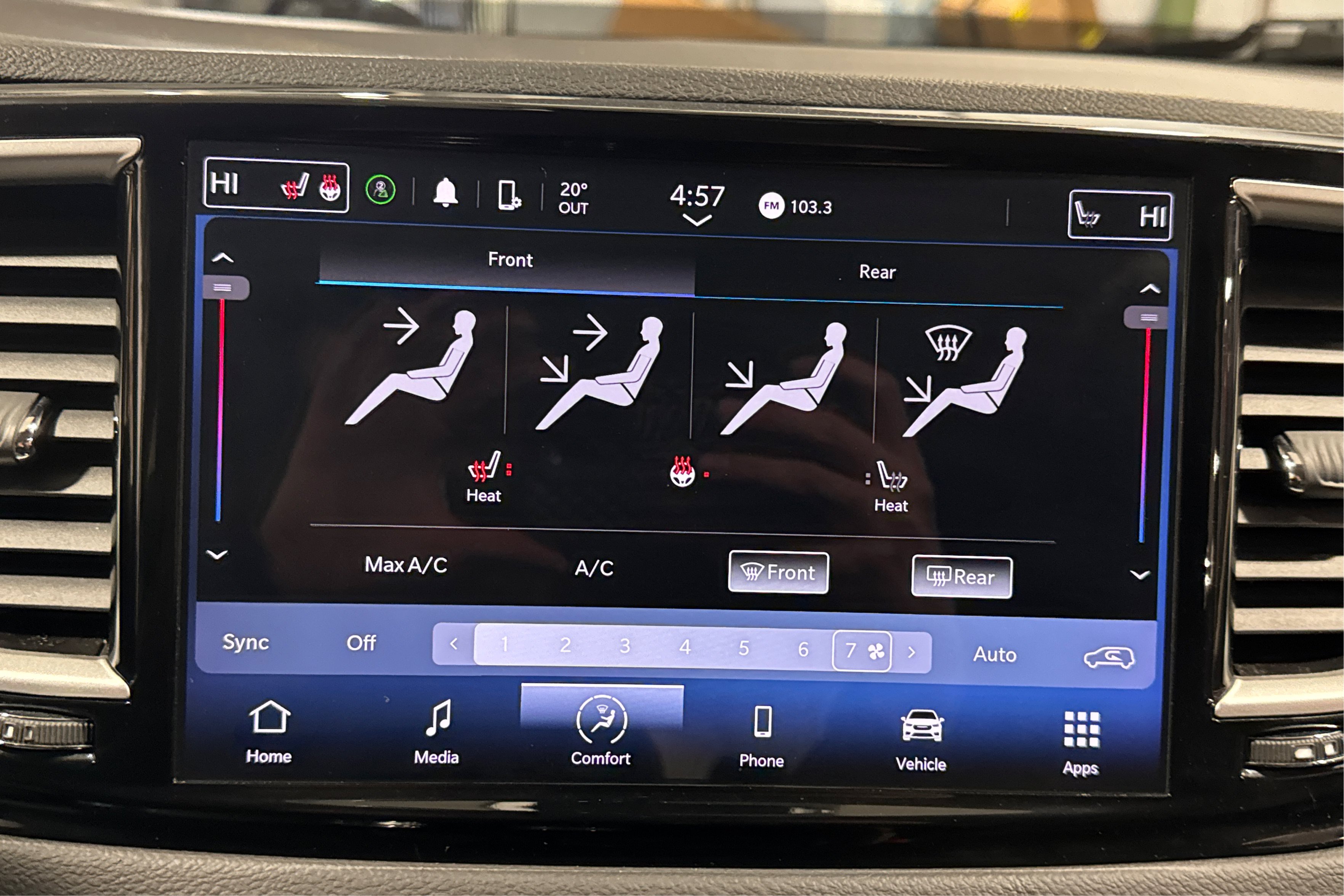 Used 2024 Chrysler Pacifica Touring-L FWD image 30