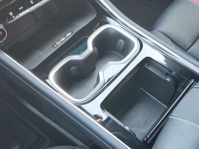 Used 2025 Chevrolet Traverse RS image 22