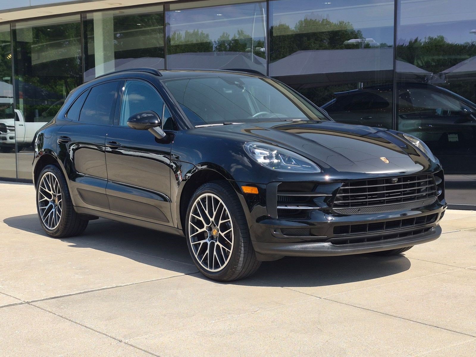 Certified 2021 Porsche Macan S AWD/4WD image 7