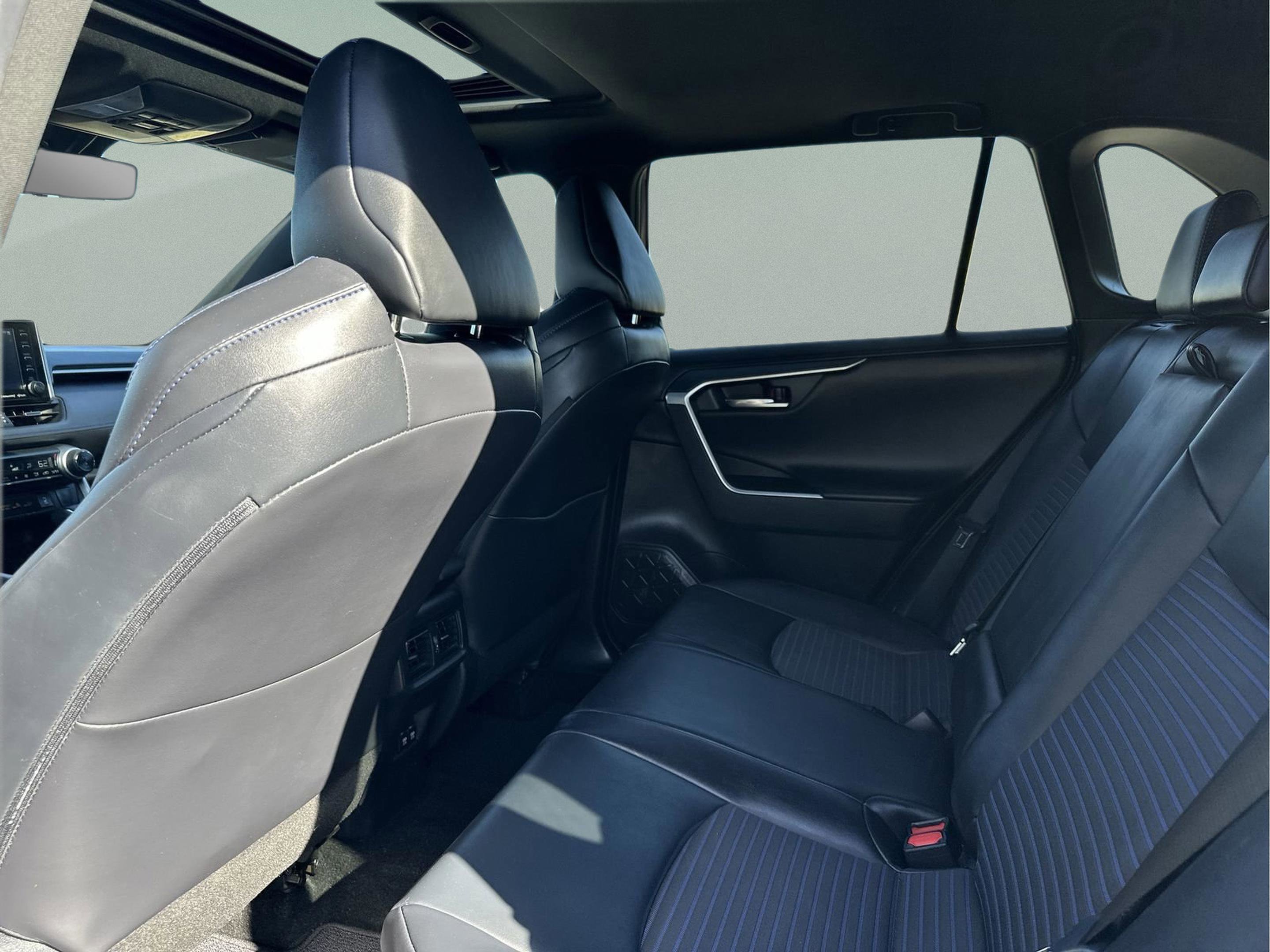 Used 2020 Toyota RAV4 XSE image 16