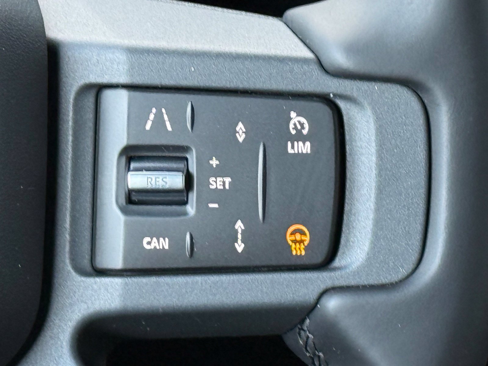 New 2026 Land Rover Defender 110 X-Dynamic SE AWD/4WD image 35