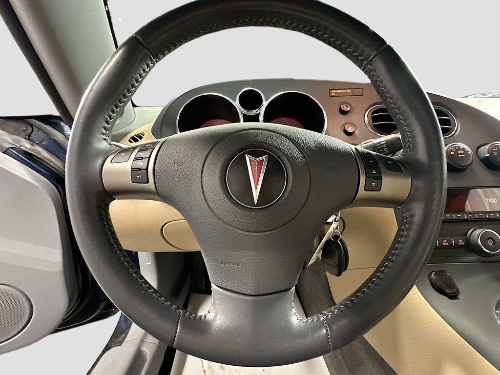Used 2007 Pontiac Solstice Convertible w/ Premium Package image 11