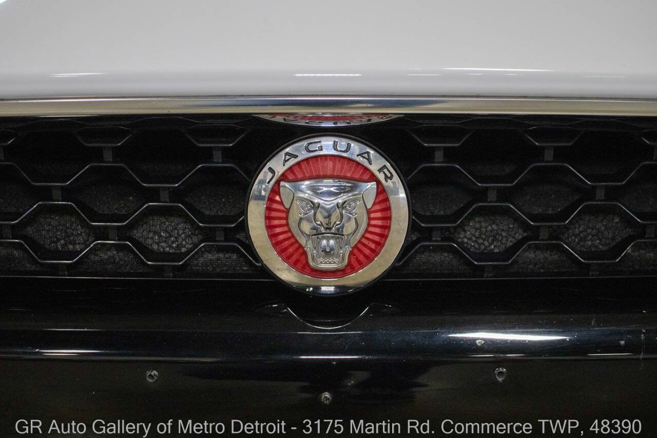 Used 2018 Jaguar F-TYPE R-Dynamic AWD/4WD image 27