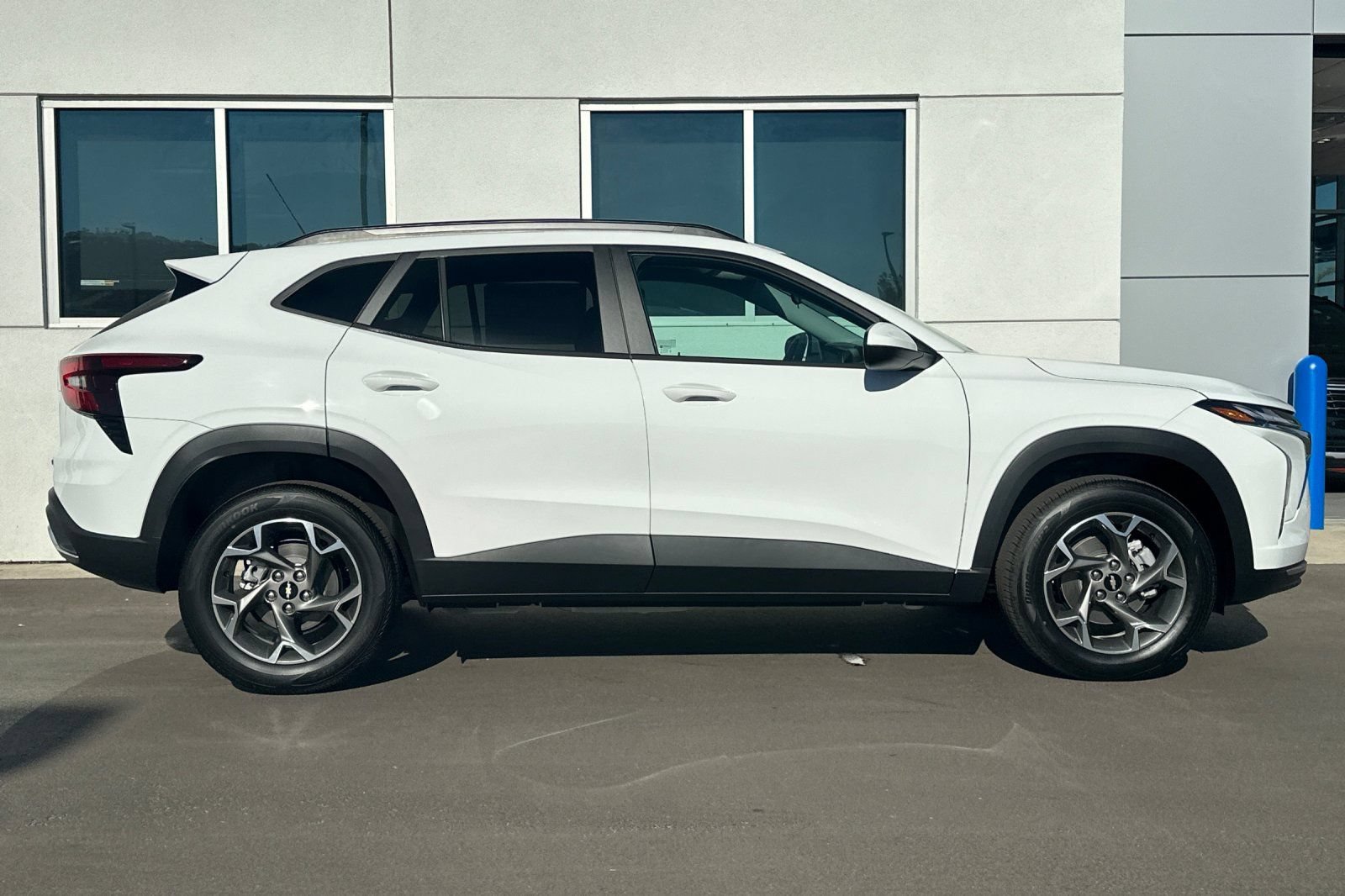 New 2026 Chevrolet Trax LT FWD image 3