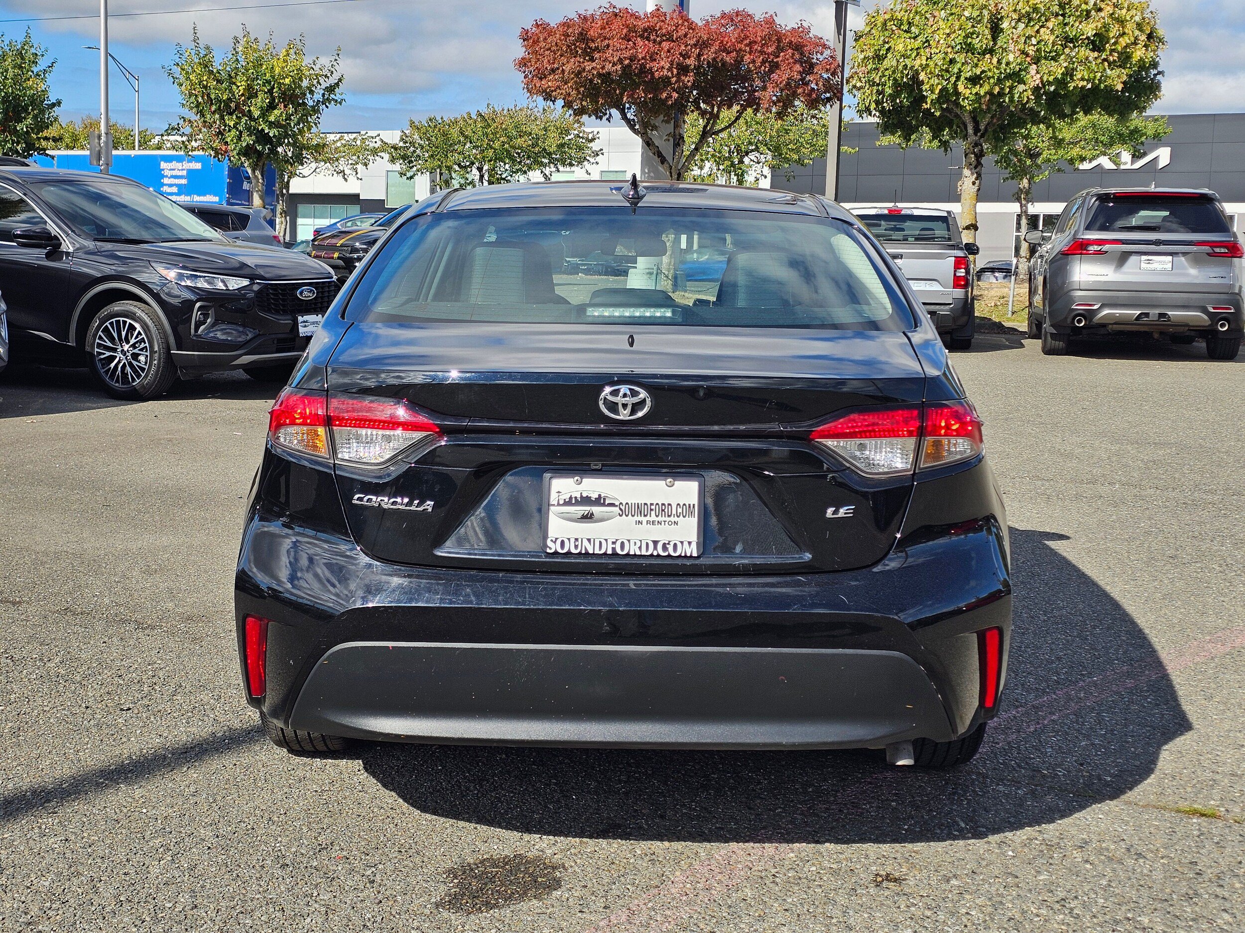 Used 2025 Toyota Corolla LE FWD image 6