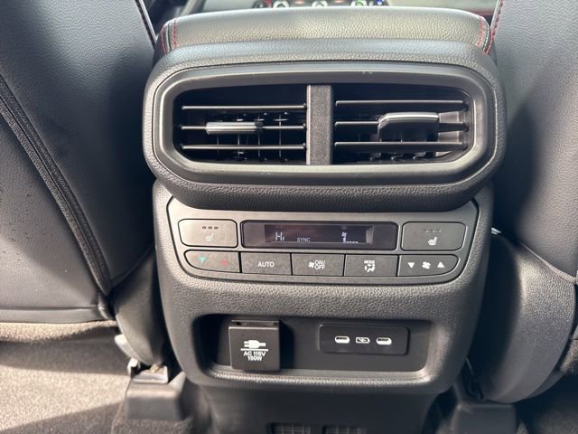 Certified 2025 Honda Pilot Black Edition image 23