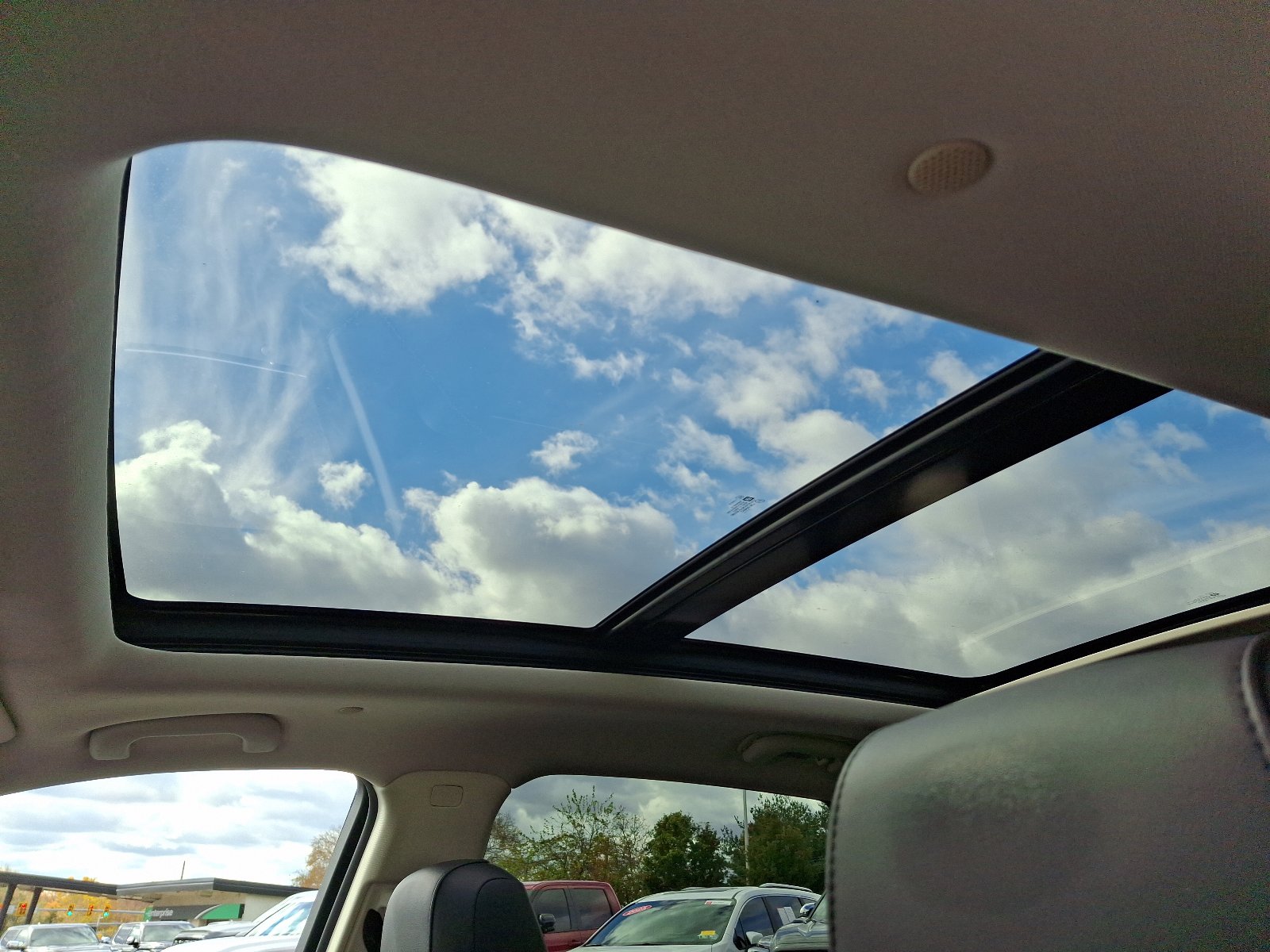 Used 2018 Cadillac XT5 Luxury w/ LPO, Wheel Lock Package image 14