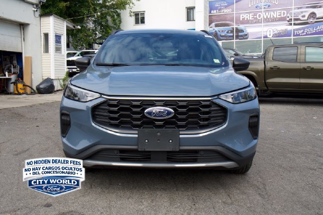 Certified 2025 Ford Escape ST-Line FWD image 2
