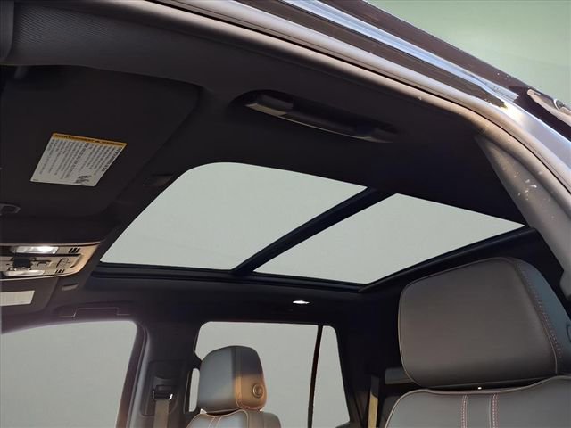 Used 2024 Chevrolet Tahoe RST w/ Luxury Package image 12