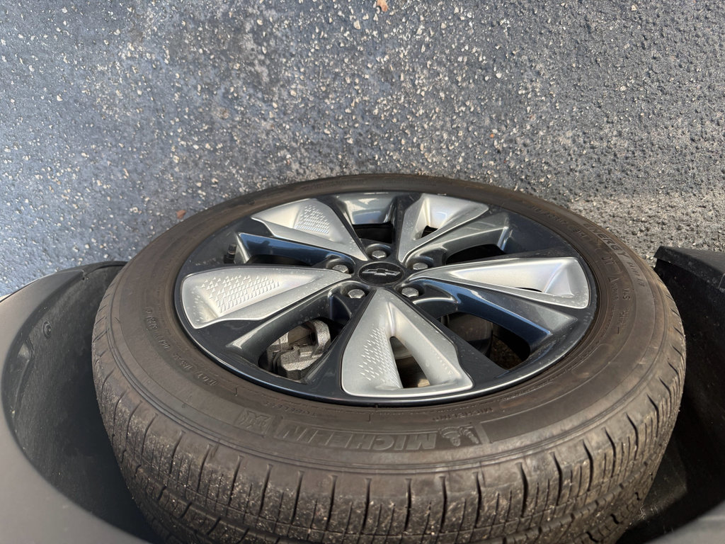 Used 2023 Chevrolet Bolt EUV LT w/ Convenience Package image 7