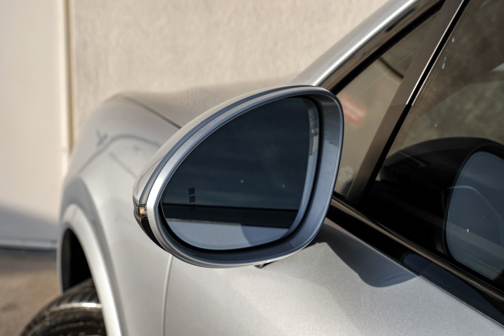 Used 2020 Porsche Cayenne image 38