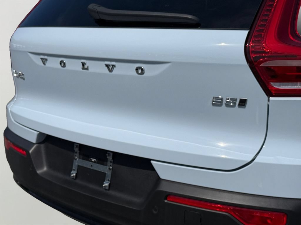 Certified 2024 Volvo XC40 B5 Plus w/ Protection Package Premier AWD/4WD image 10