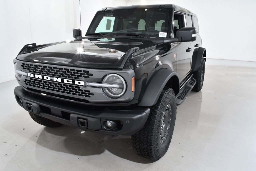 New 2025 Ford Bronco Badlands image 2