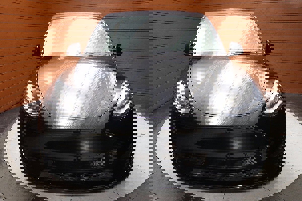 Used 2023 Tesla Model Y Long Range image 2