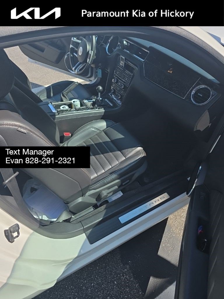 Used 2013 Ford Mustang GT Premium w/ Comfort Pkg RWD image 18