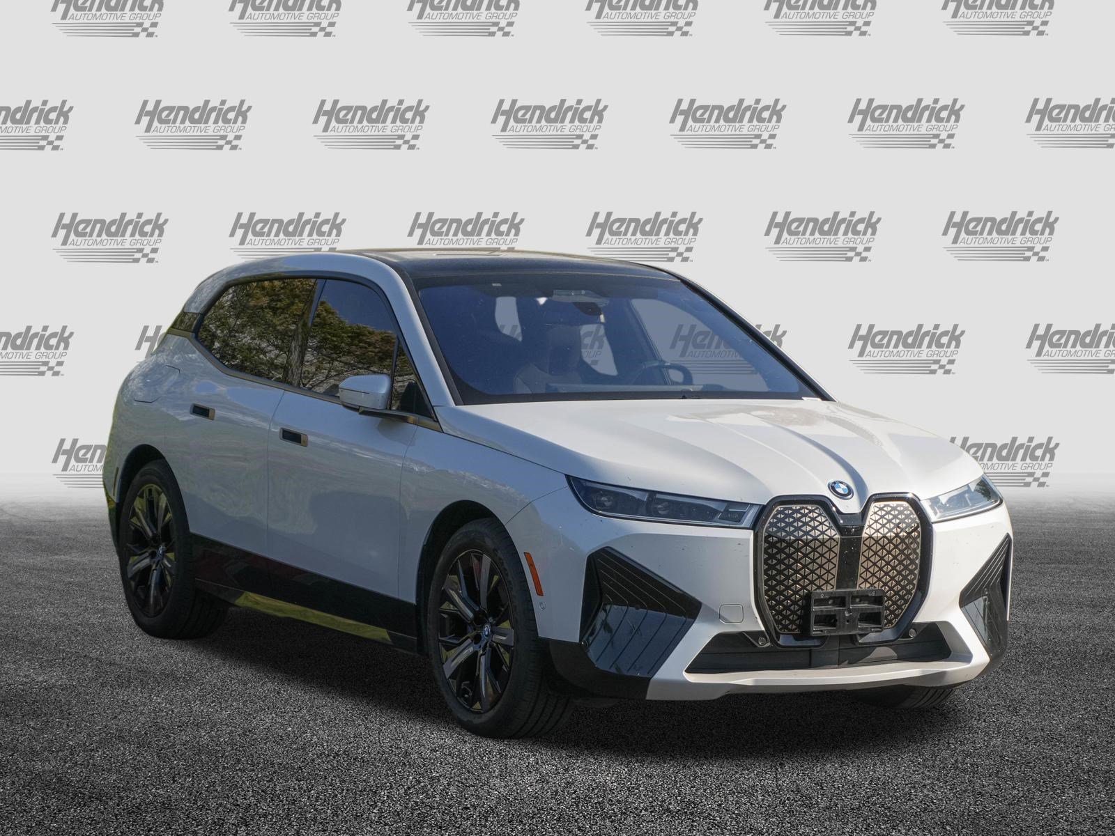 Certified 2023 BMW iX xDrive50 w/ Premium Package AWD/4WD image 2