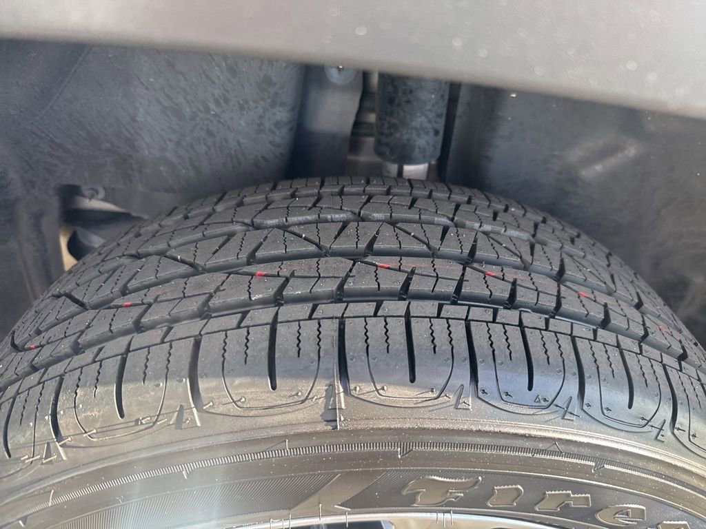 Used 2019 Jeep Cherokee Latitude Plus image 11