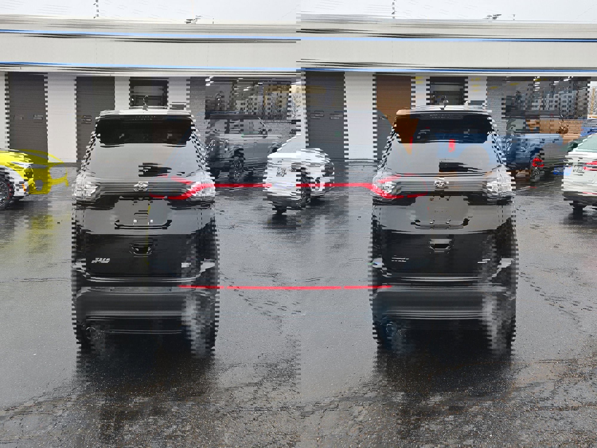 Used 2016 Ford Edge SE image 4