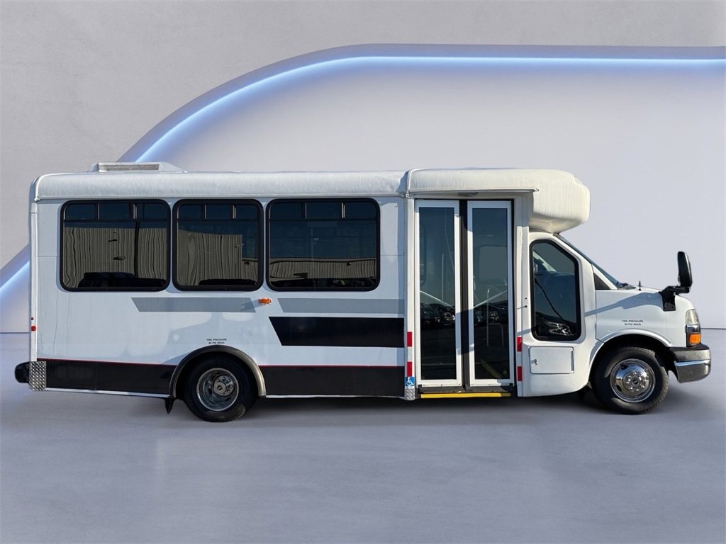 Used 2014 Chevrolet Express 4500 Base w/ Shuttle Bus Package image 5
