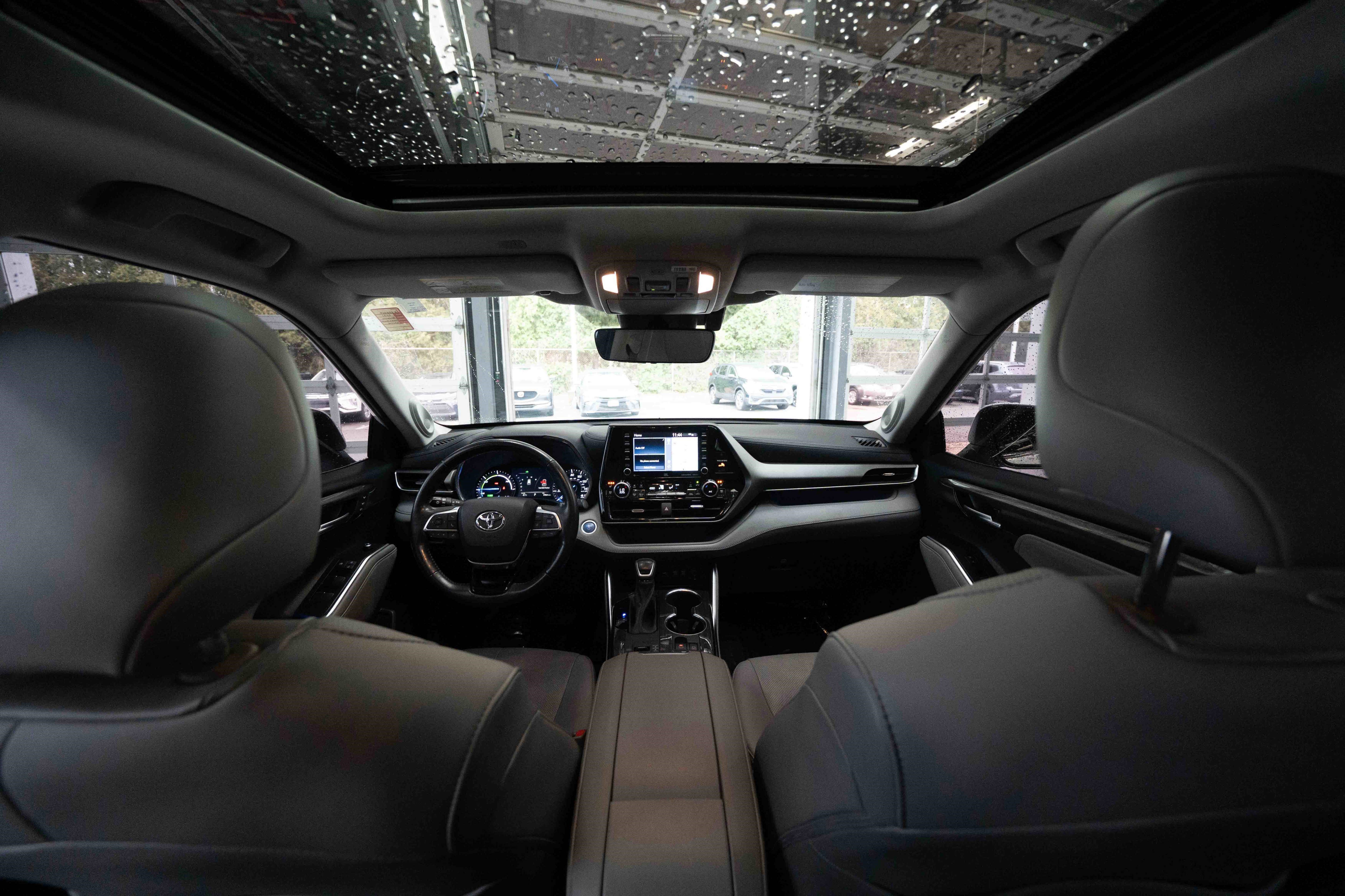 Used 2021 Toyota Highlander Limited image 19