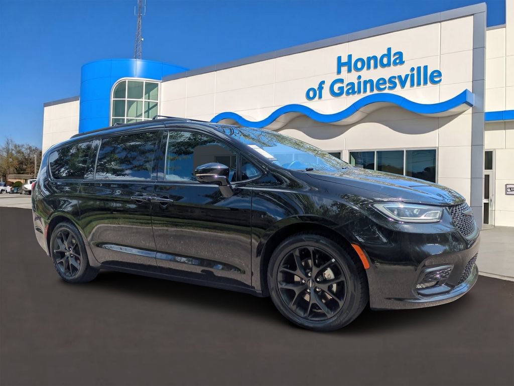 Used 2025 Chrysler Pacifica Limited
