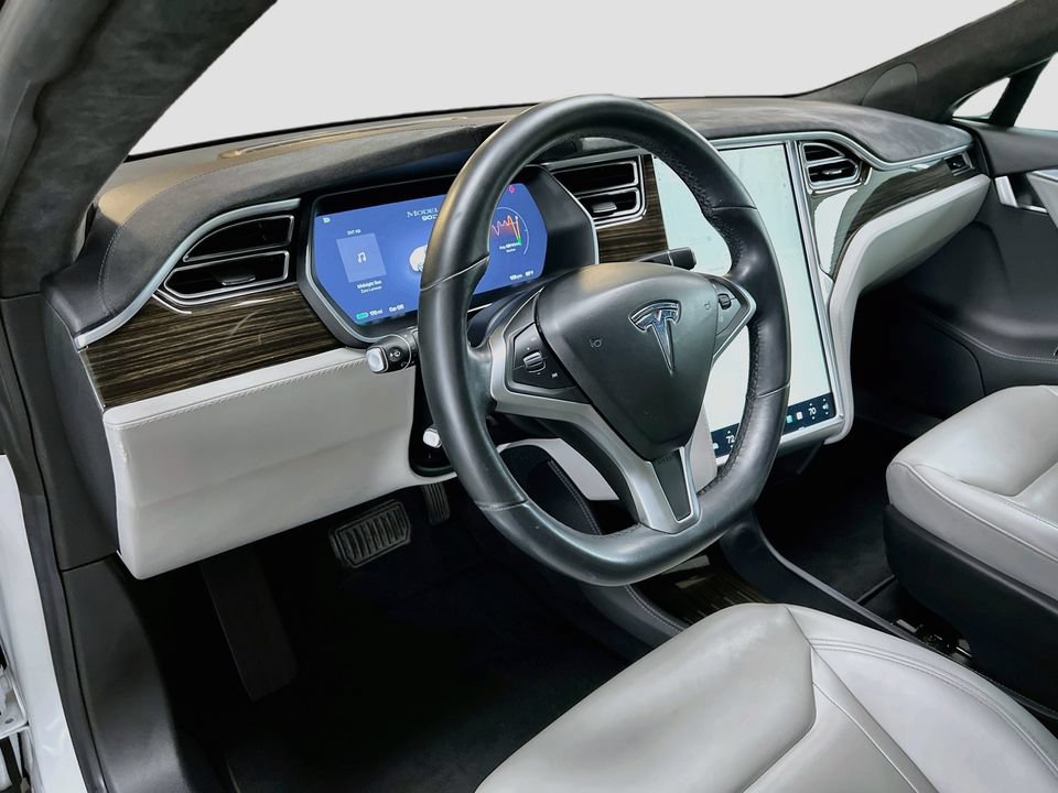 Used 2015 Tesla Model S 85D AWD/4WD image 4