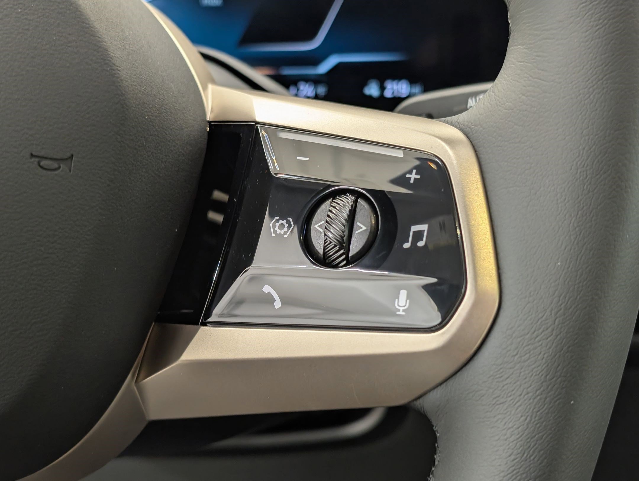 New 2026 BMW iX xDrive45 w/ Executive Package image 23