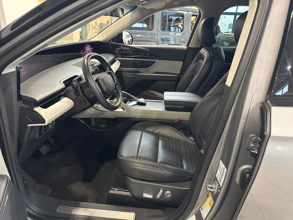 Used 2024 Lincoln Nautilus Reserve image 10