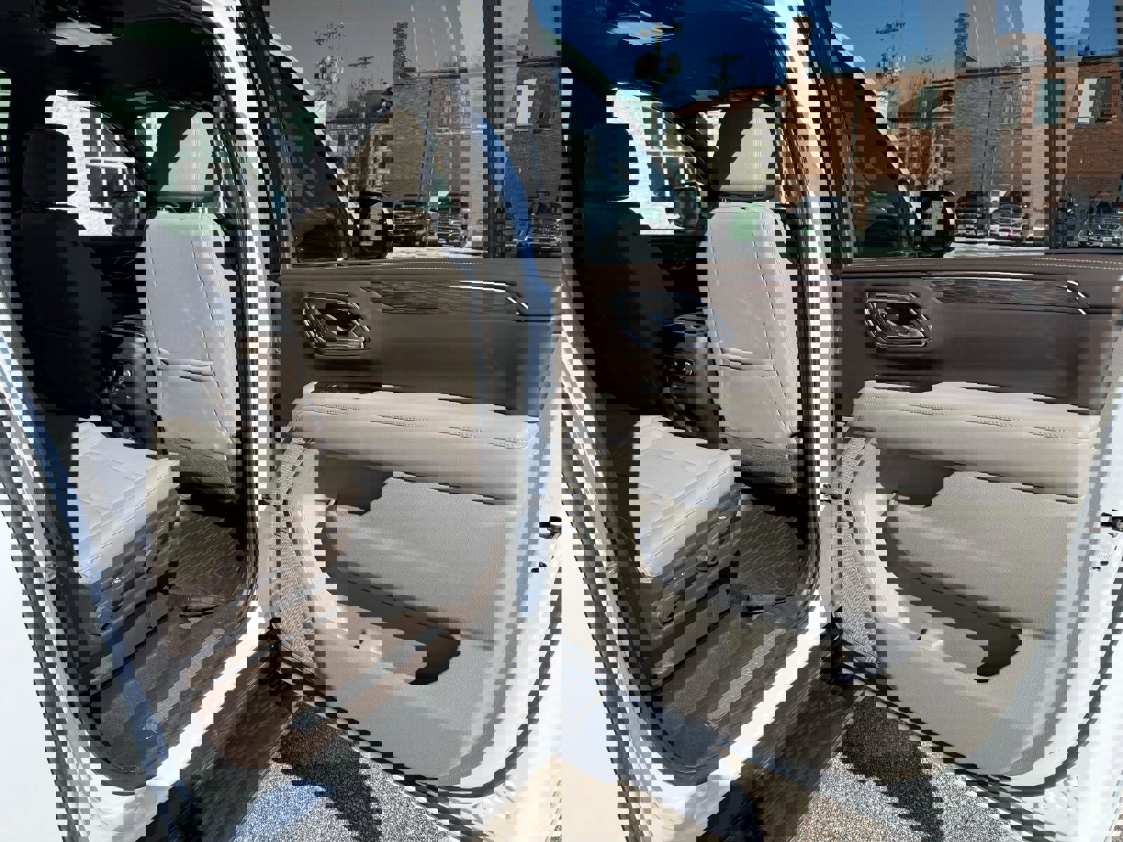 Used 2021 Chevrolet Suburban LT image 20