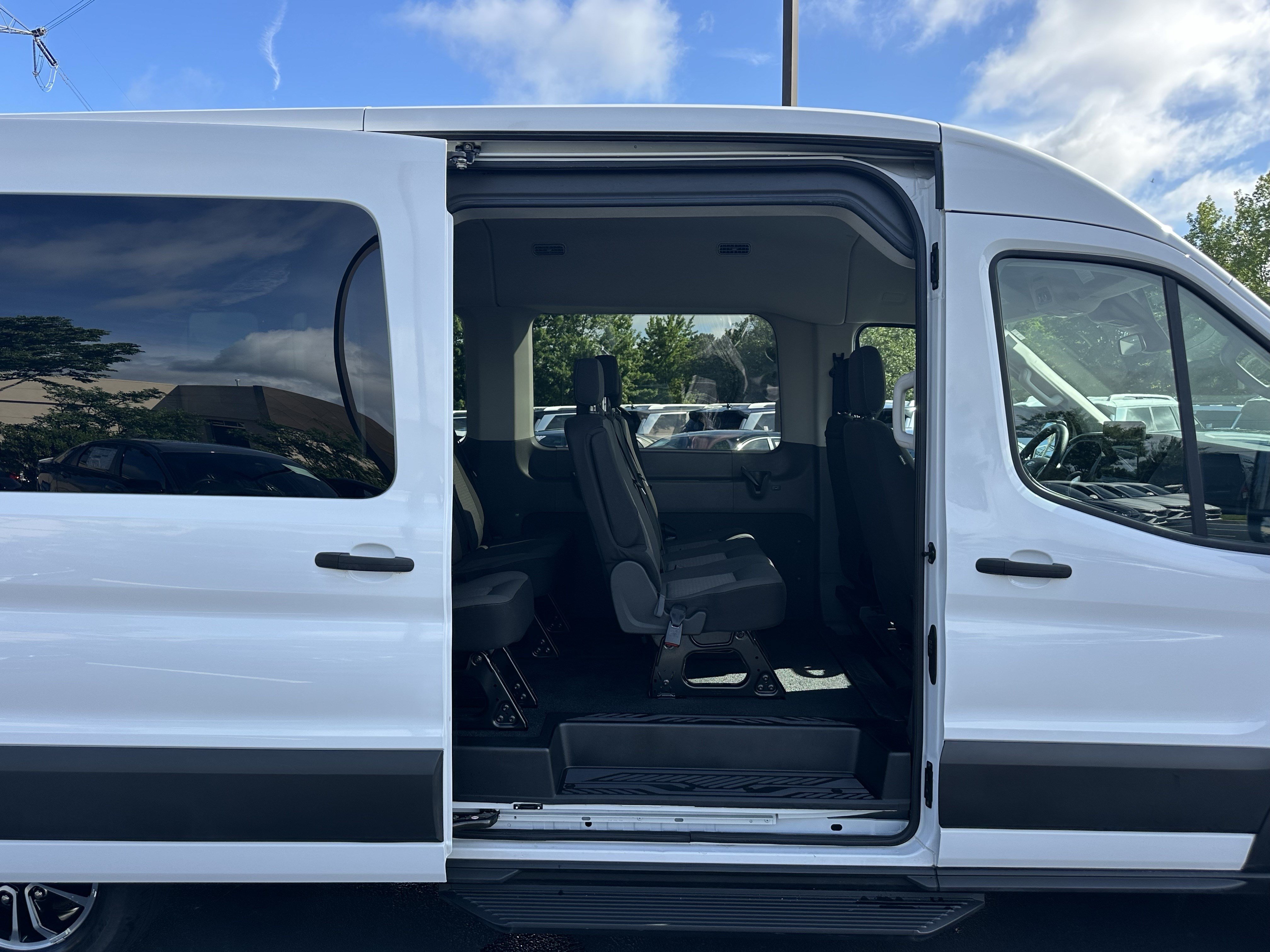 Used 2022 Ford Transit 350 XLT RWD image 15