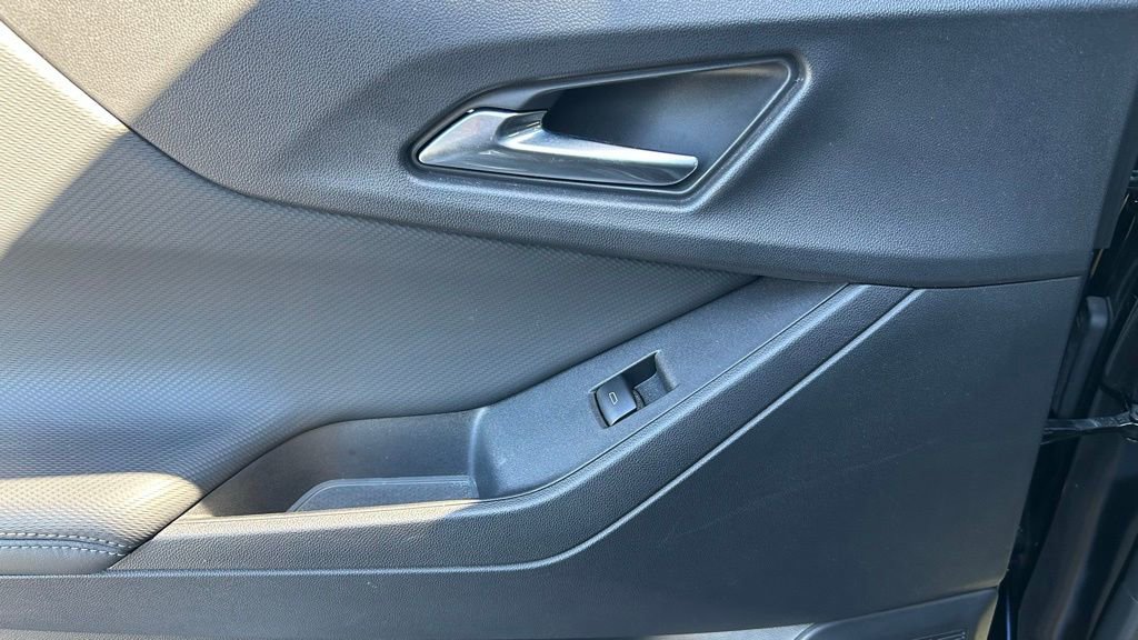 Used 2025 Chevrolet Equinox LT image 17