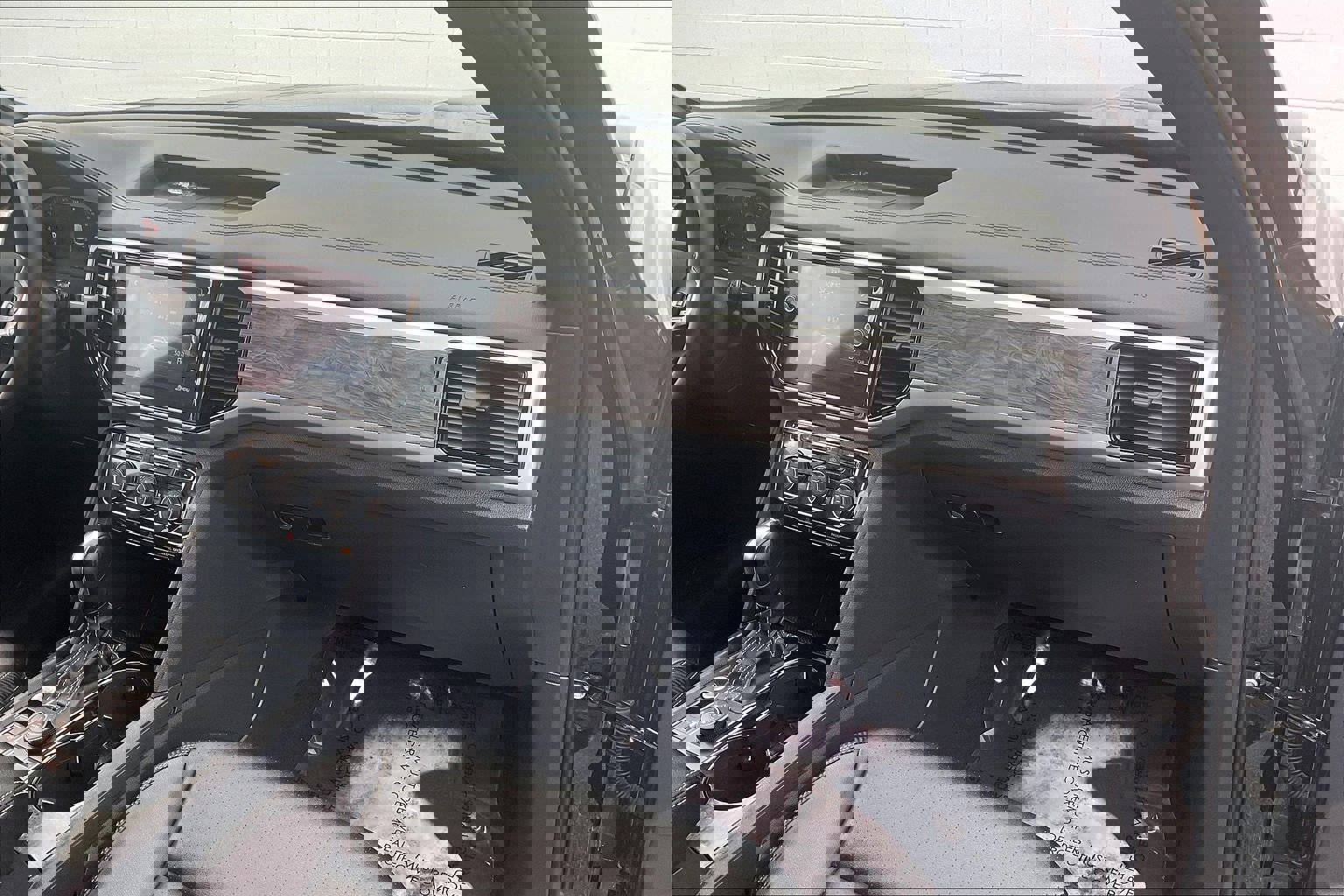 Used 2022 Volkswagen Atlas Cross Sport SE image 21