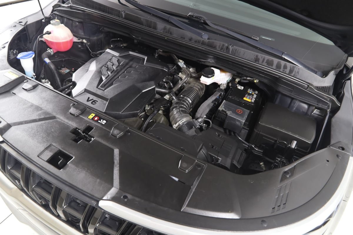 Used 2024 Kia Carnival EX FWD image 21