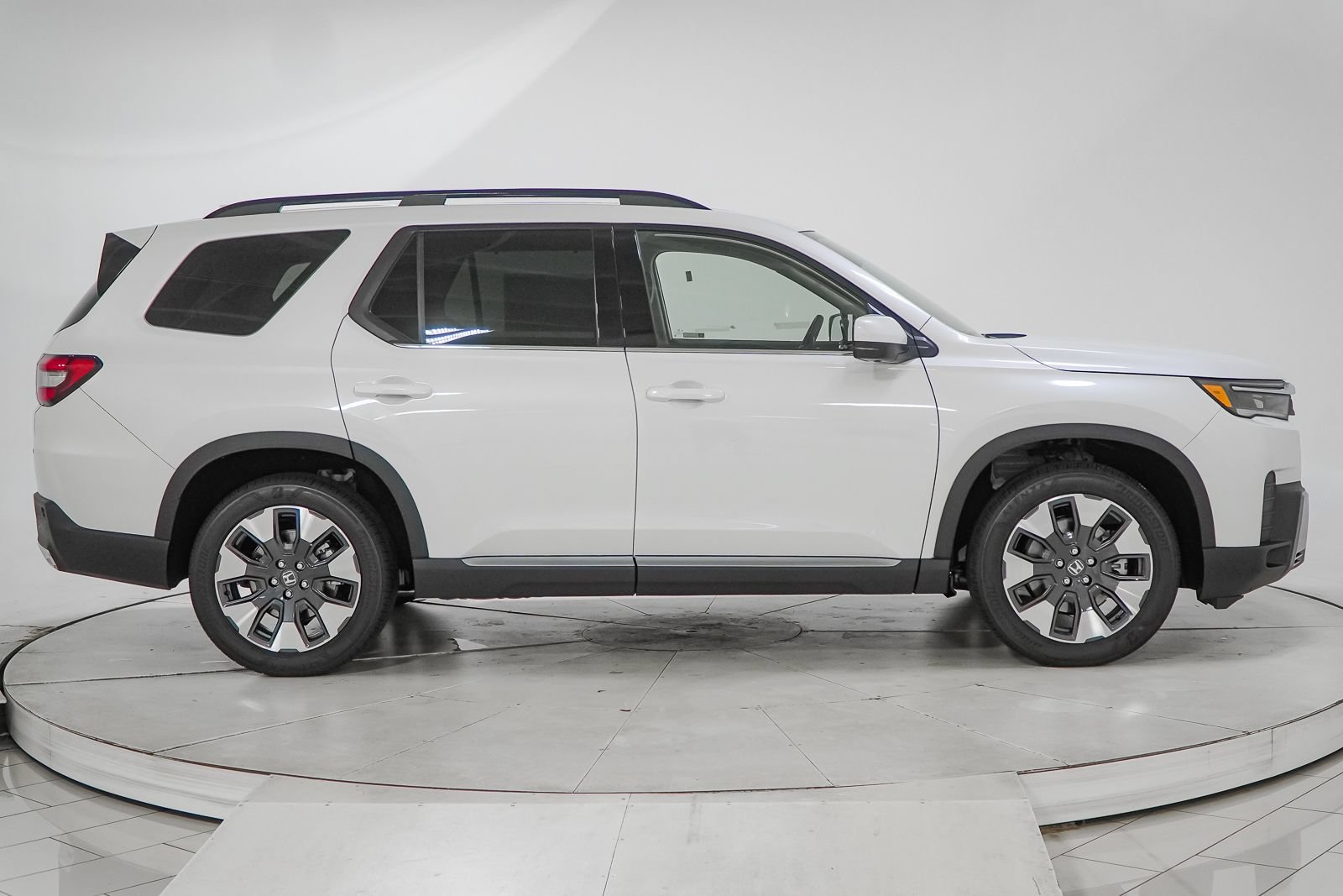 New 2026 Honda Pilot Touring image 14
