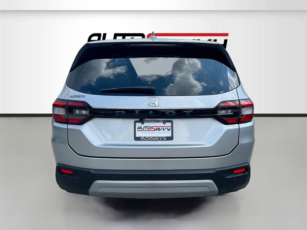 Used 2025 Honda Pilot EX-L image 6