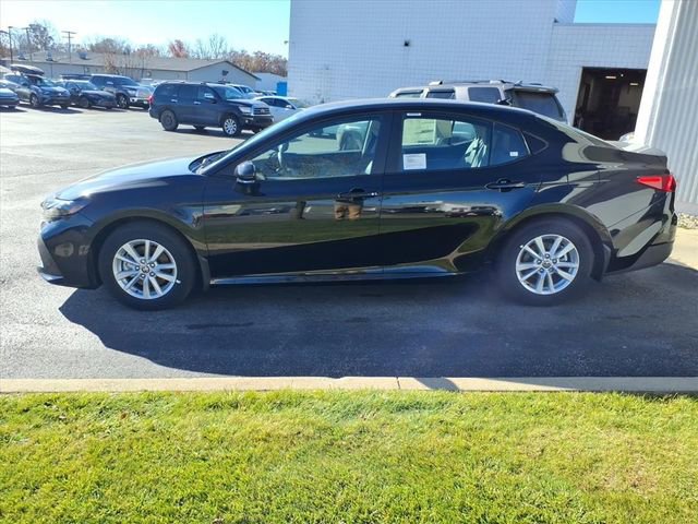 New 2026 Toyota Camry LE image 2