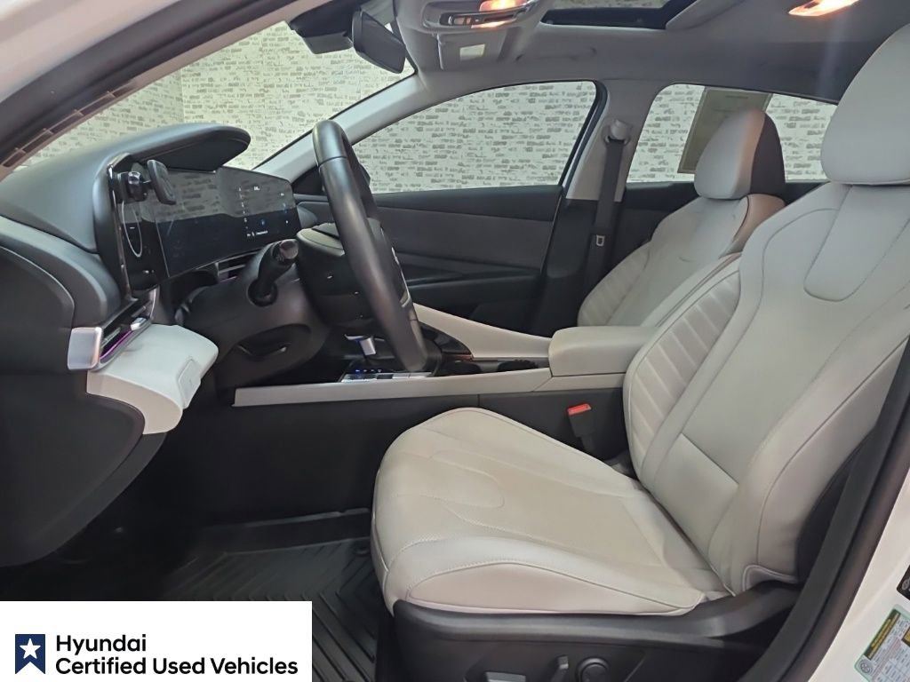 Certified 2025 Hyundai Elantra Limited FWD image 25