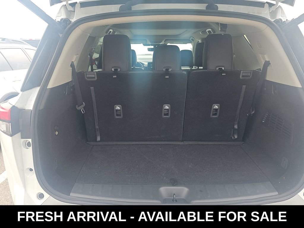 Used 2025 Nissan Pathfinder SL w/ SL Premium Package image 16
