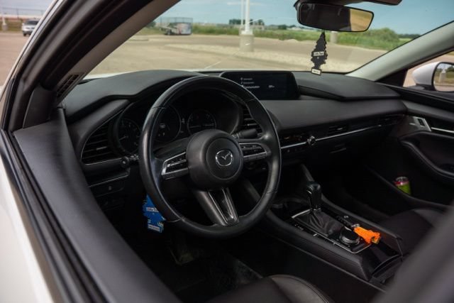 Used 2020 MAZDA MAZDA3 Sedan w/ Preferred Package FWD image 13