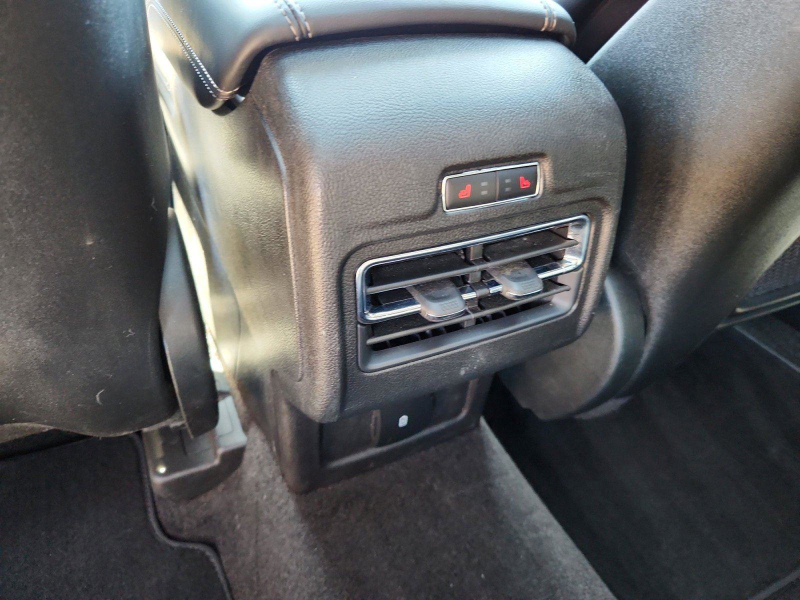 Used 2022 Lincoln Corsair AWD w/ Premium Package image 13